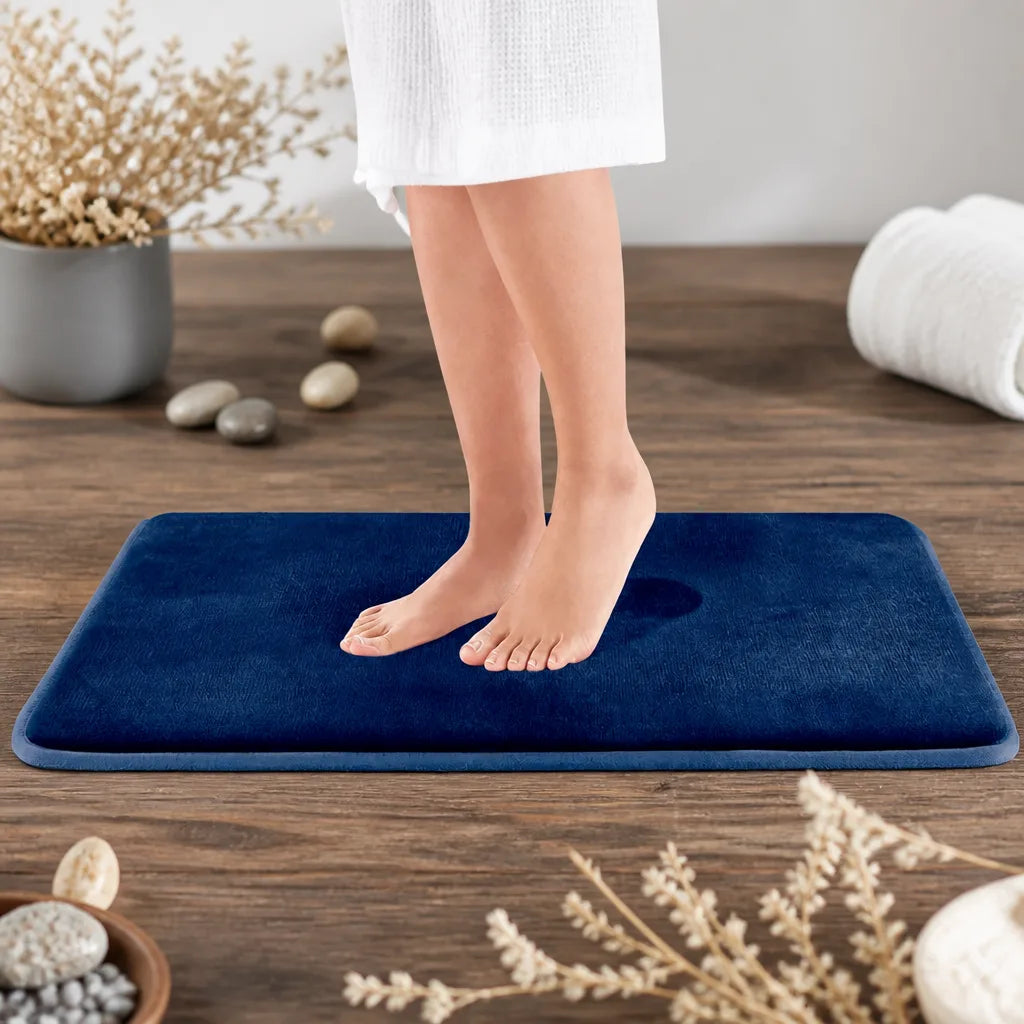 Tapis de bain bleu nuit