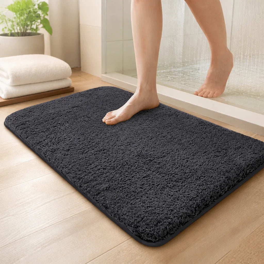 tapis-de-bain-carre-noir-antiderapant
