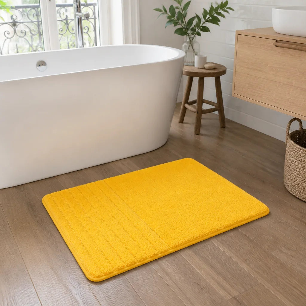 Tapis salle de bain jaune